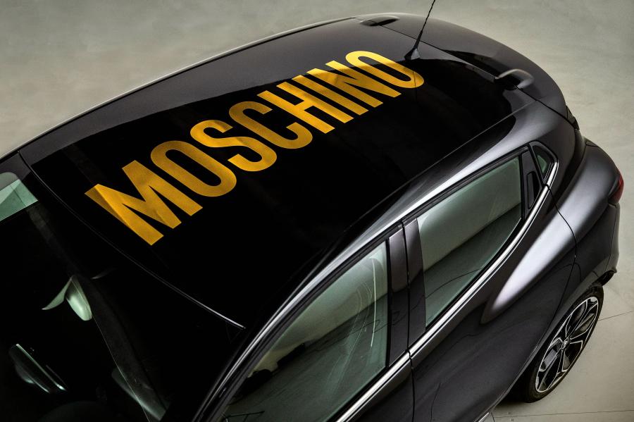Детали экстерьера Renault Clio Moschino 2018 года  (фото 15 из 18)